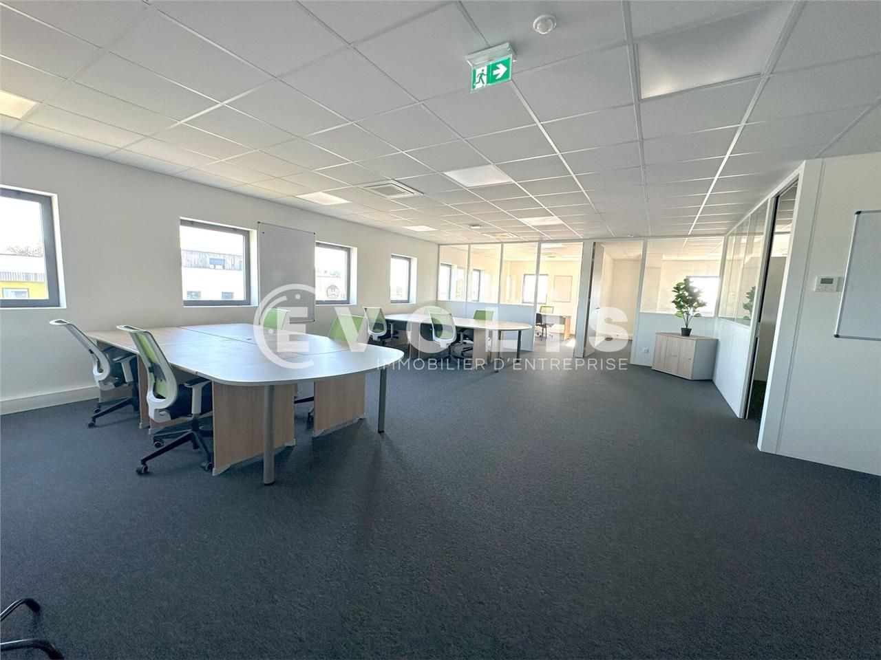 Bureaux de 167 m² non divisibles à Louer à TRESSE