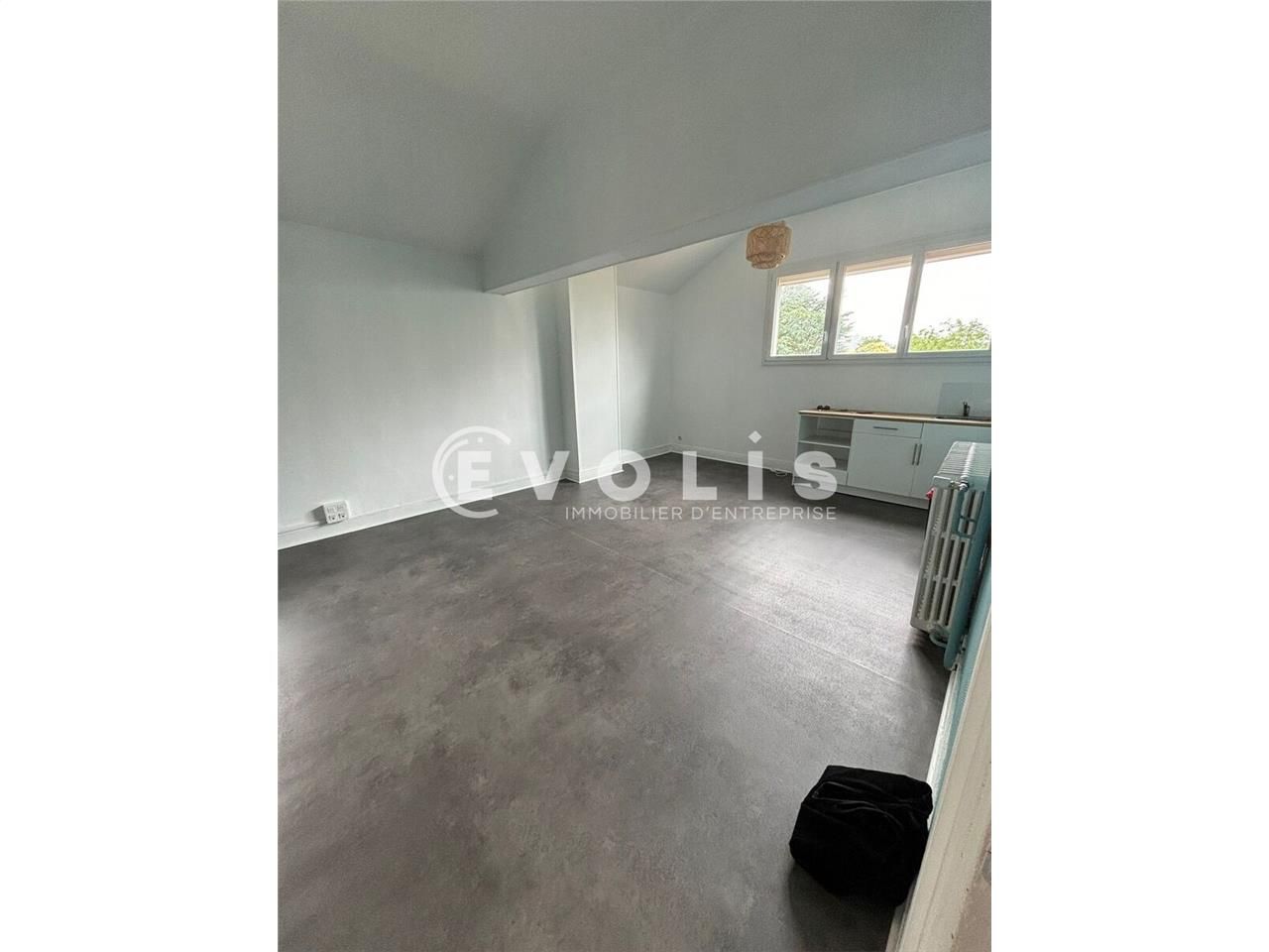 A Talence, à proximité du tram B arrêt Roustaing,