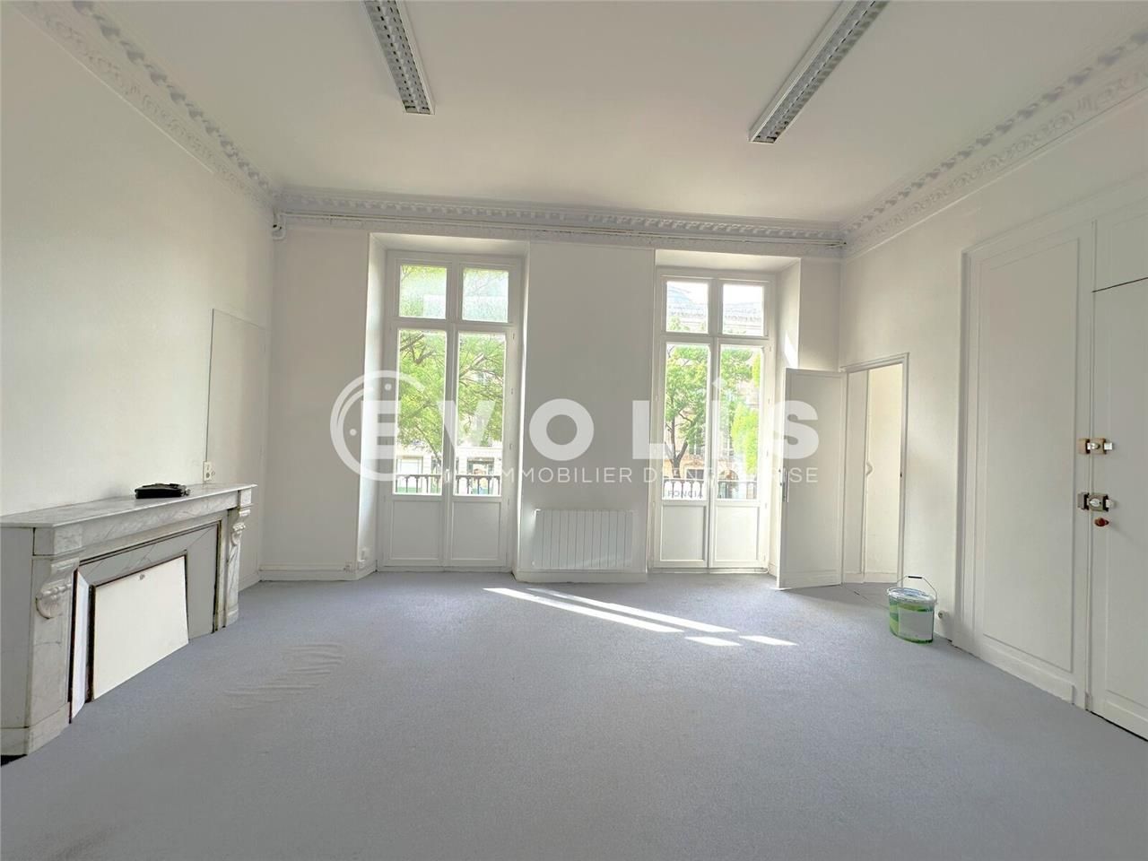 Au sein d'un immeuble très bien entretenu, EVOLIS