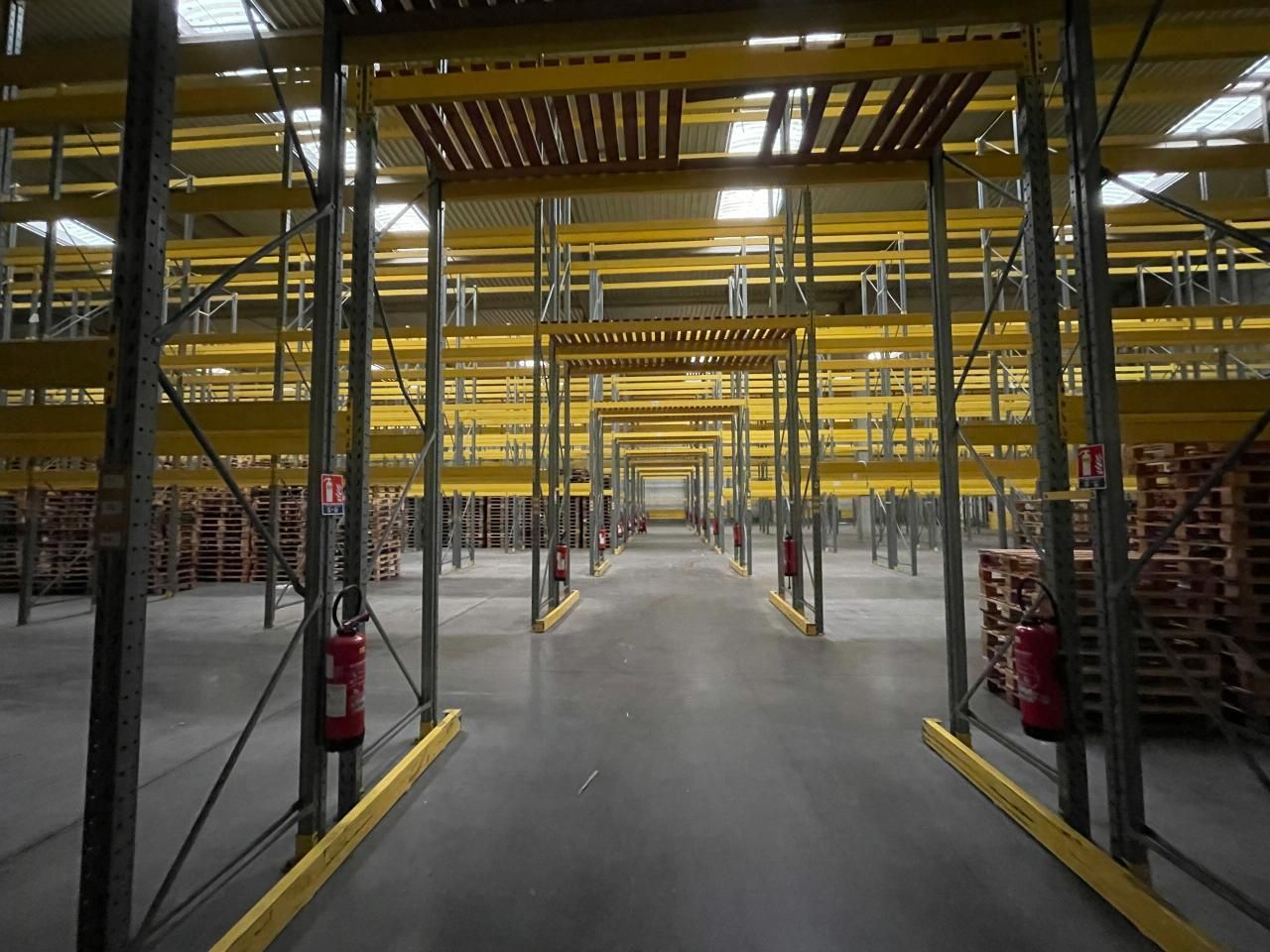 Location Activité 7500 m² divisibles 27340 Criquebeuf-sur-seine