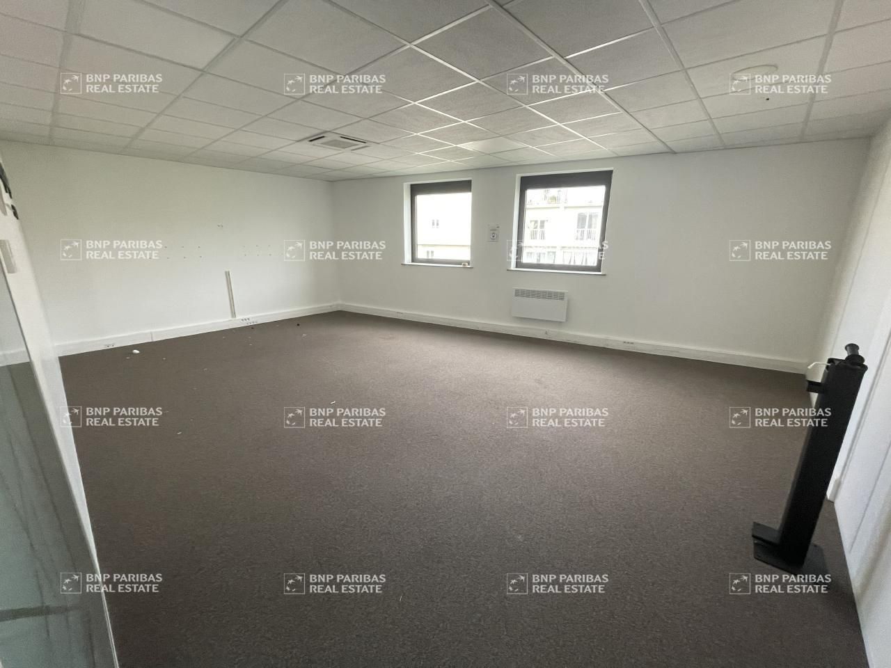 3070 m² pour ce bureaux en location à Lognes