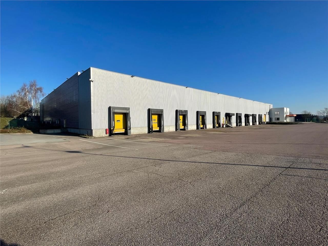 Entrepôt de stockage de 6000 m2 avec 17 quais niv