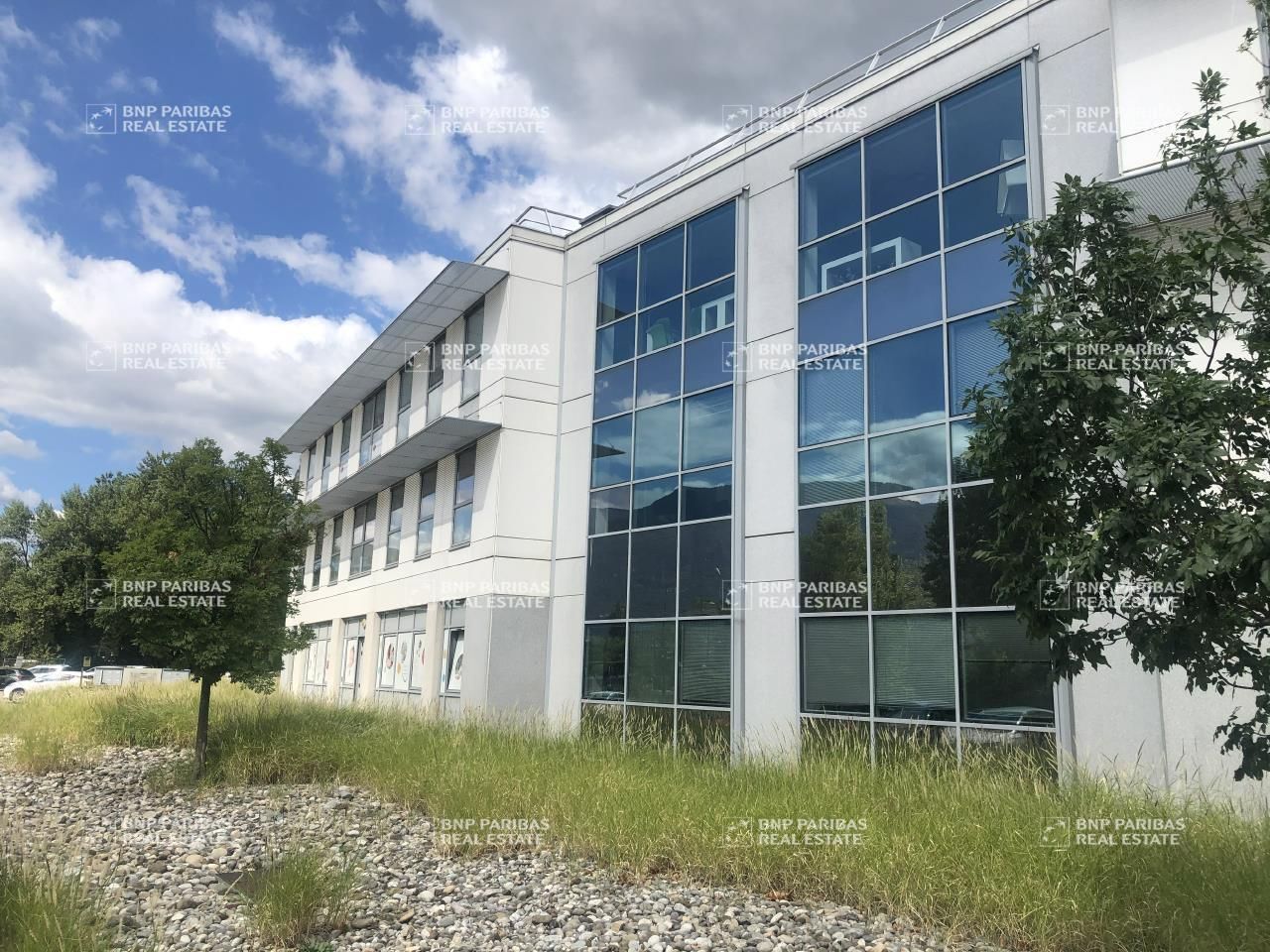 1083.49 m² pour ce bureaux en location à Grenoble