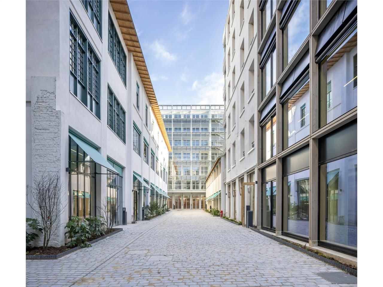 Location Bureaux 6040.3 m² divisibles 75010 Paris