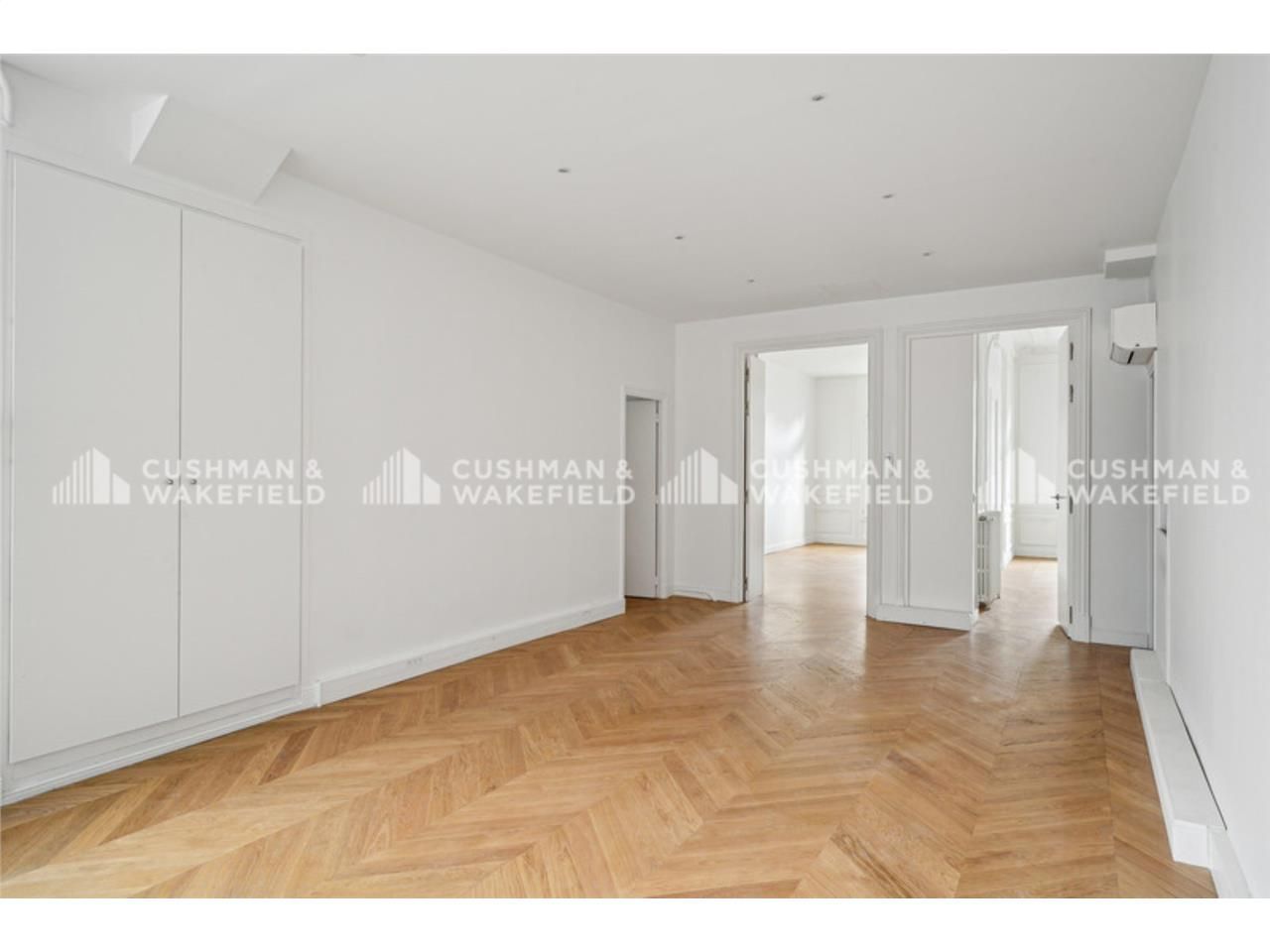 Cushman & Wakefield vous propose 335 m² de surfac