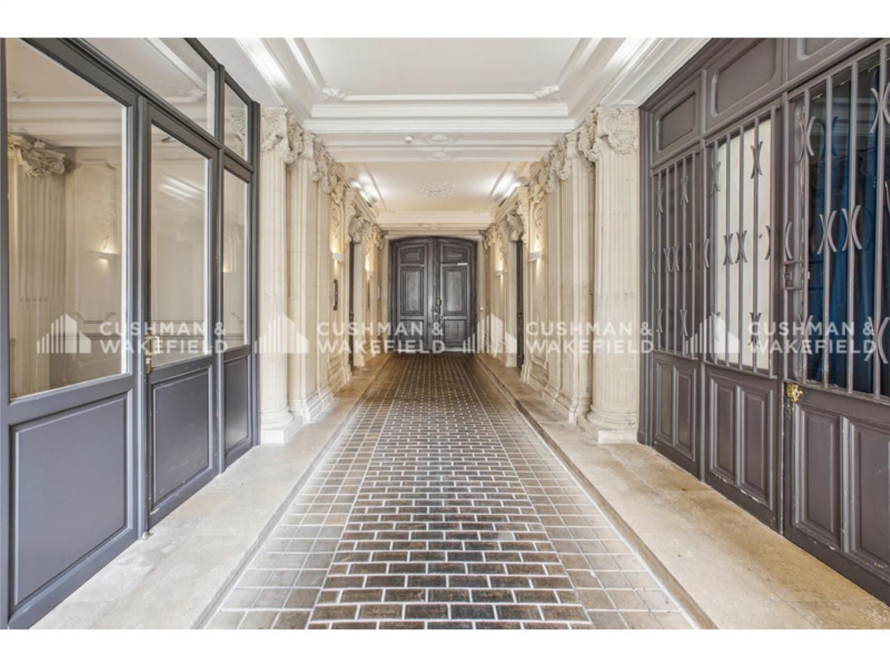 Cushman & Wakefield vous propose une surface de b