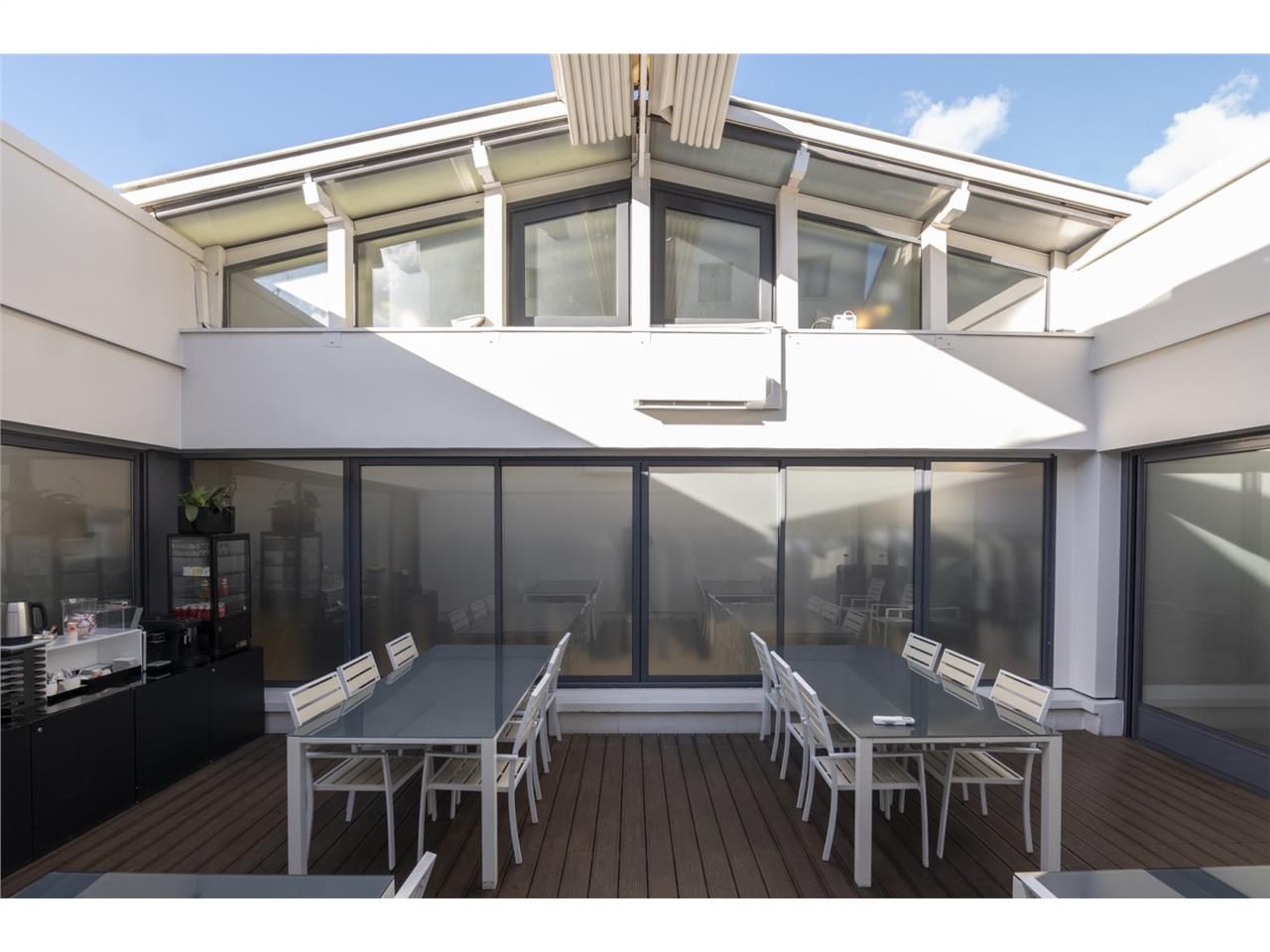 Magnifique loft, entièrement sous verrière; toit 