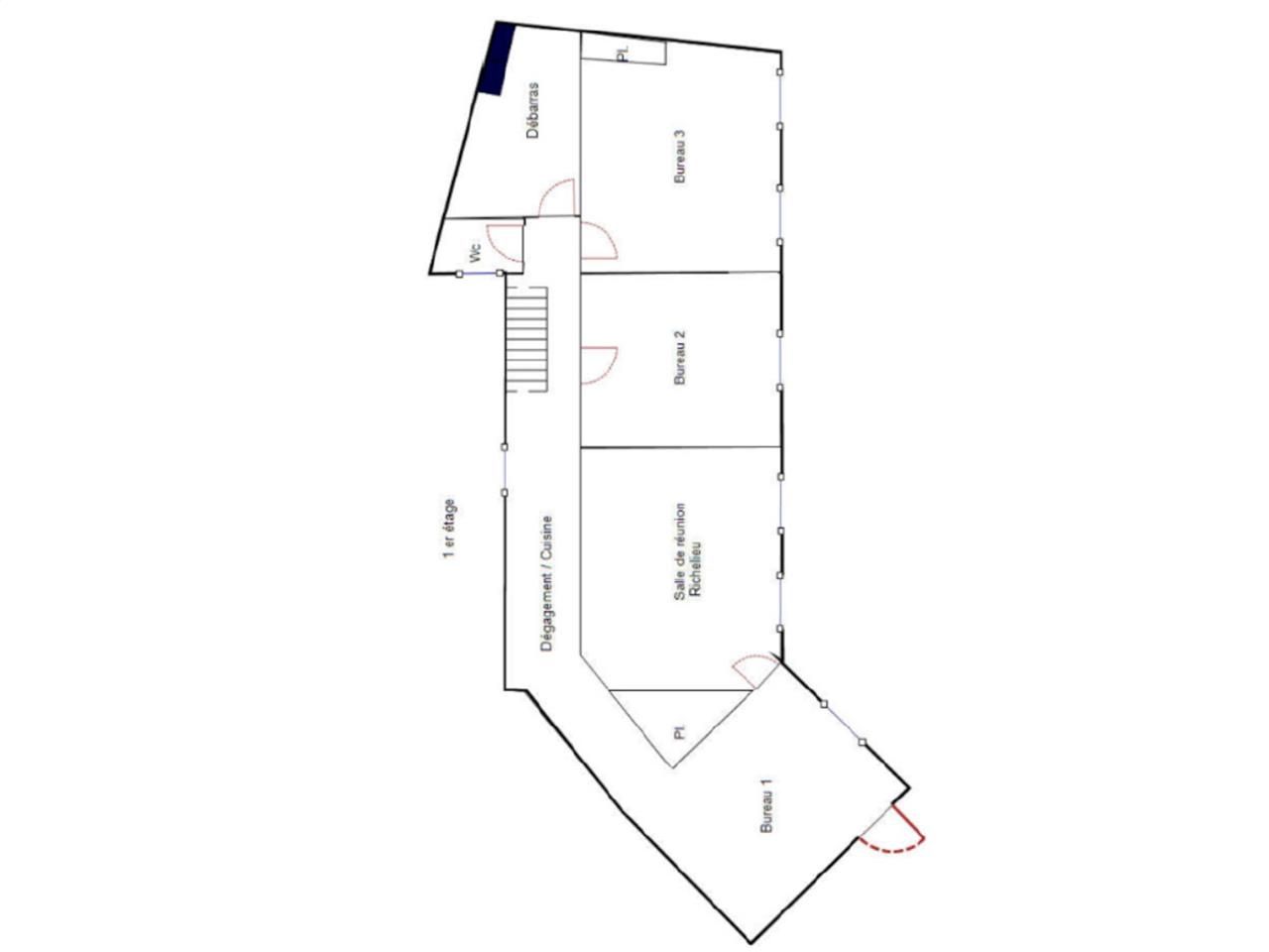 Au 2eme étage d'un immeuble haussmannien de très 