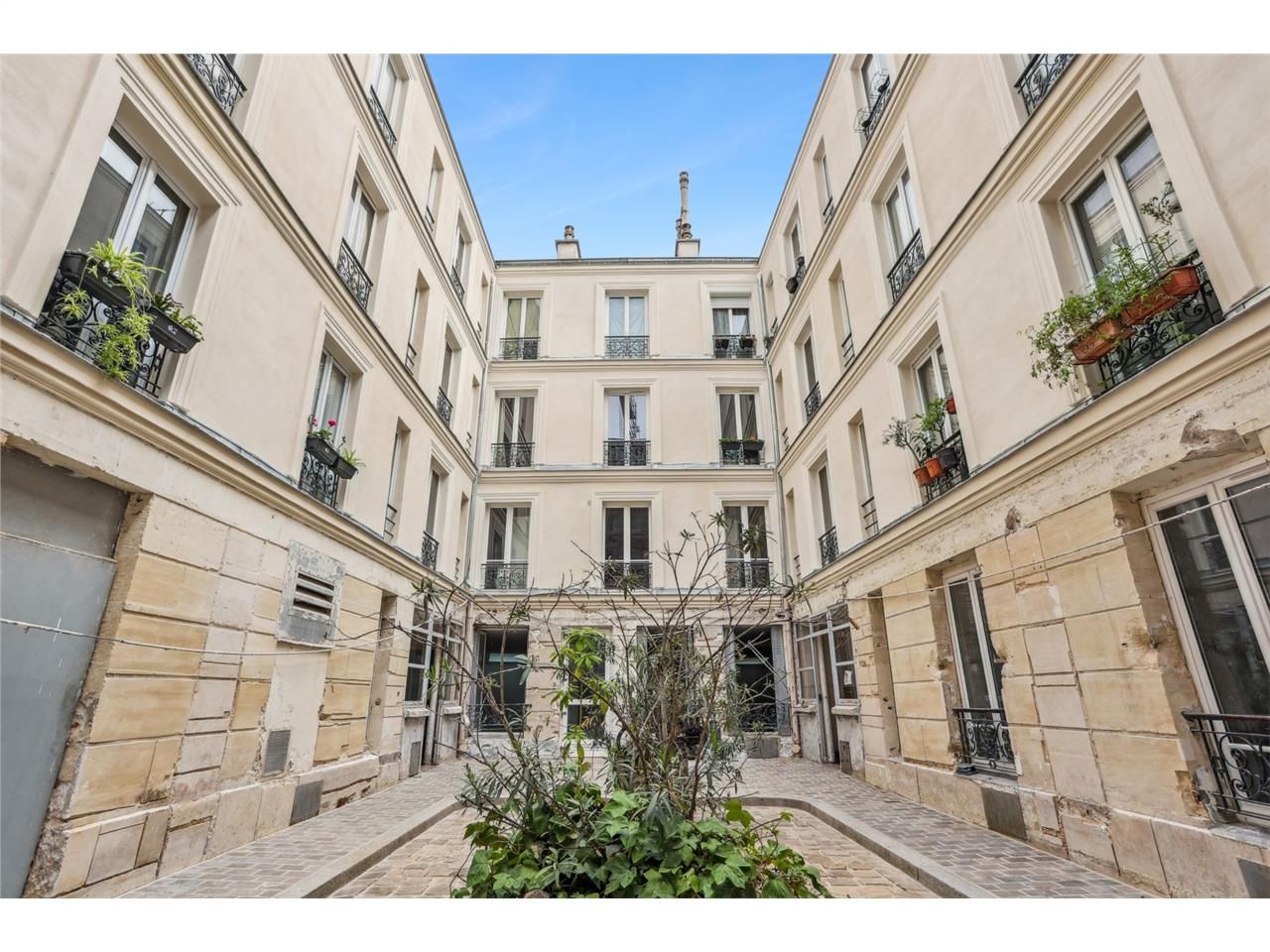 Cushman & Wakefield vous propose une surface de b