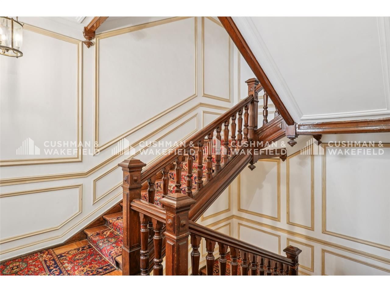 Triangle d'or - rue de la Trémoille Cushman & Wak