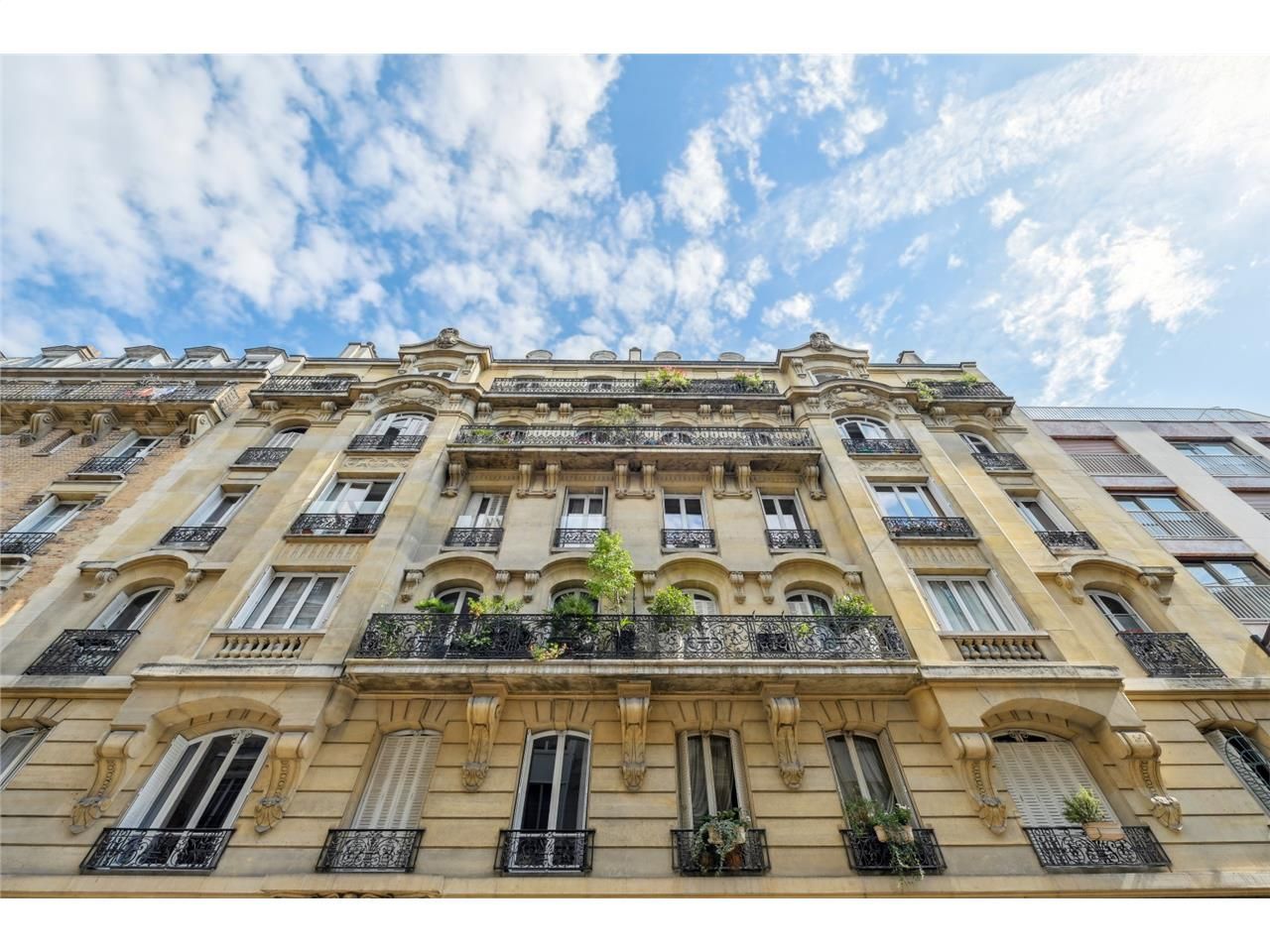 Cushman & Wakefield vous propose une très belle s