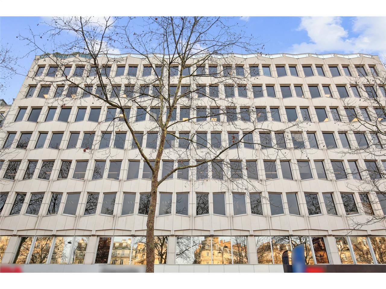 Cushman & Wakefield vous propose une surface de b