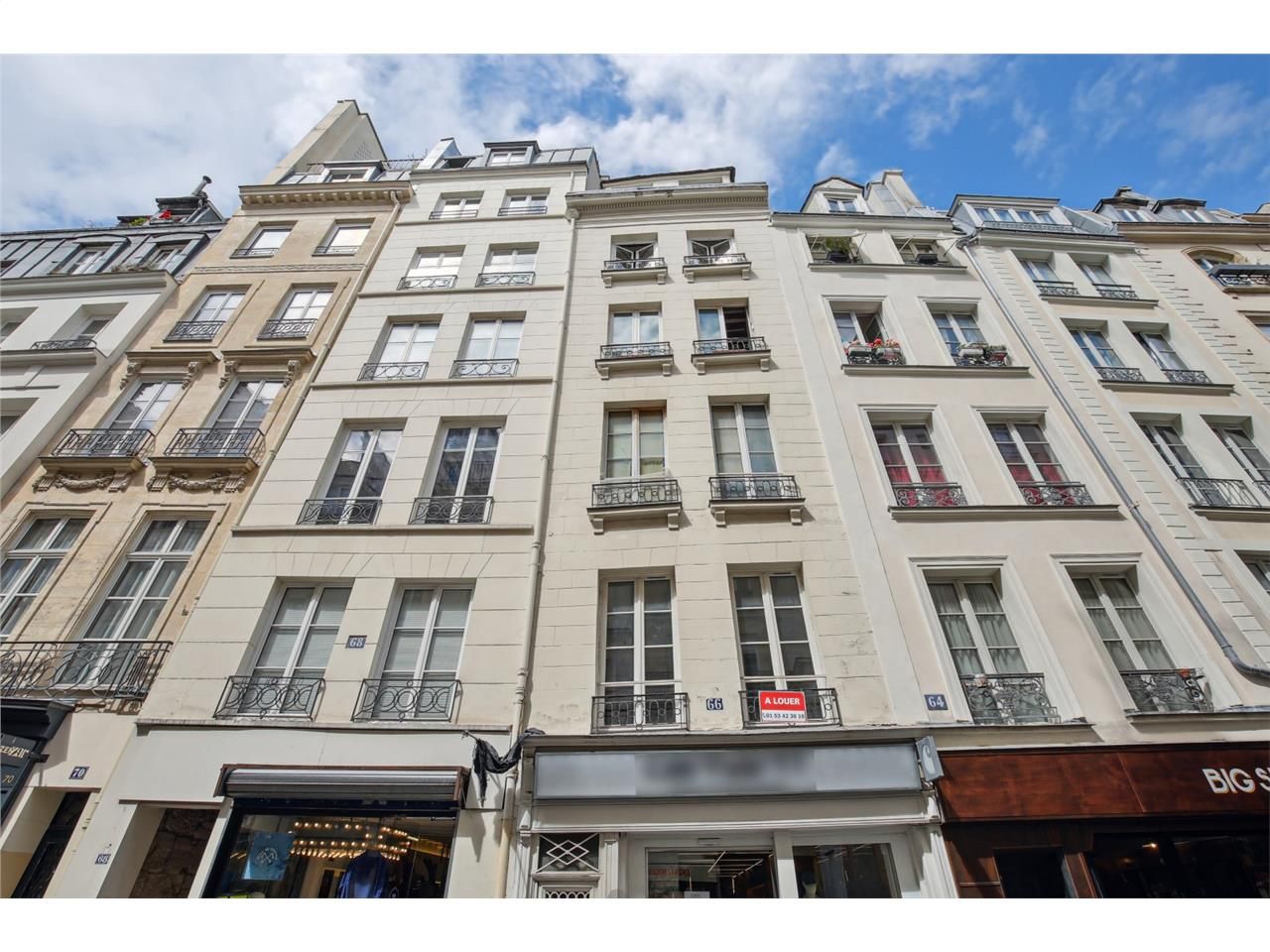 Cushman vous propose des bureaux situés au 1er ét