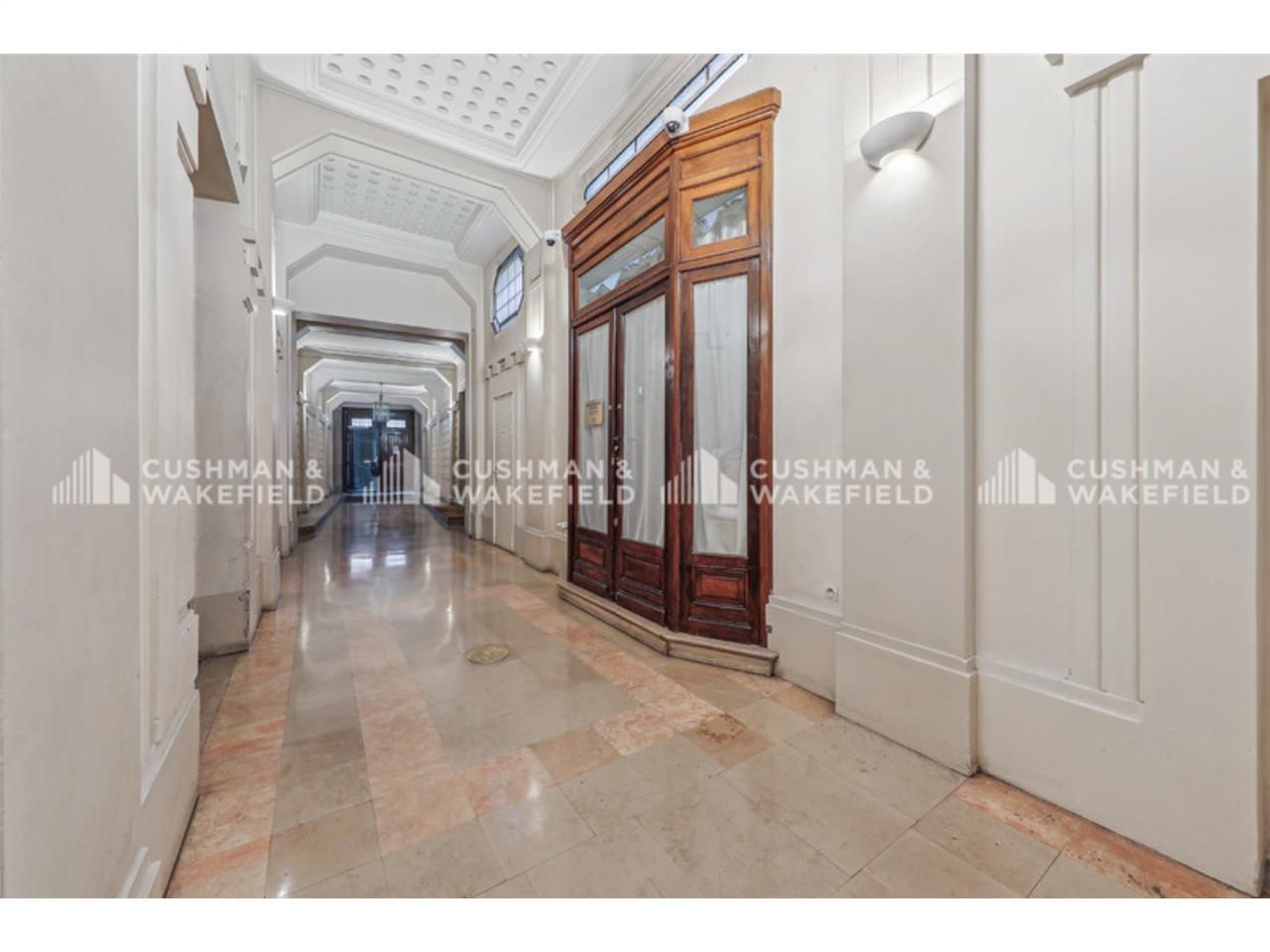 Cushman & Wakefield vous propose une surface de b