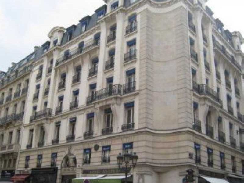 Situés au 2 rue de la Paix, à quelques mètres de 