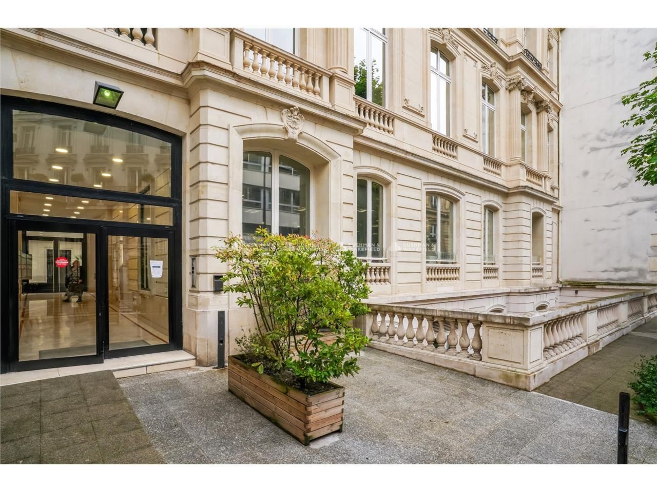 Cushman & Wakefield vous propose une surface de b