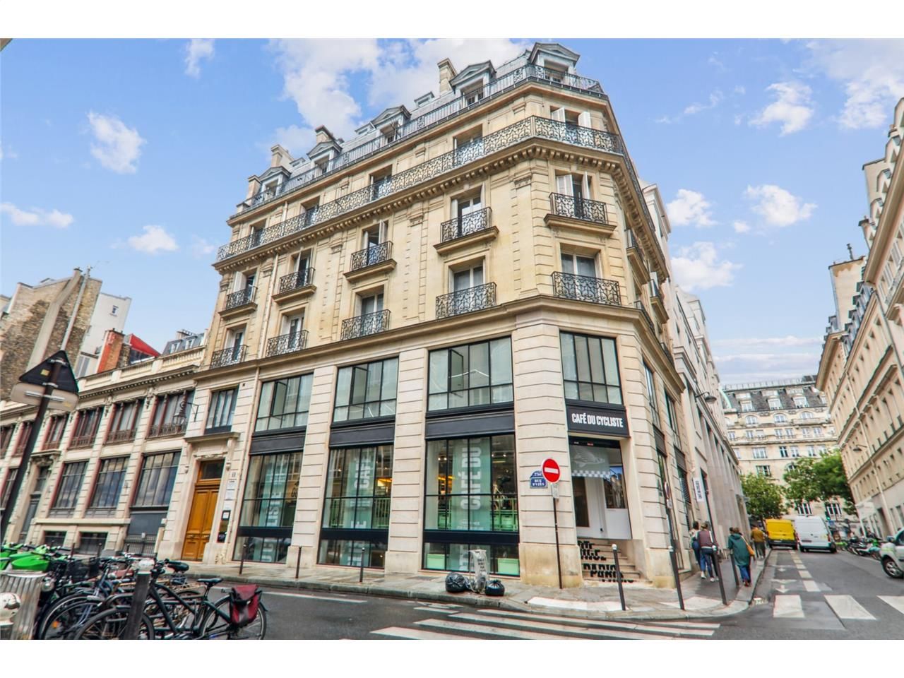 Cushman & Wakefield vous propose une surface de b