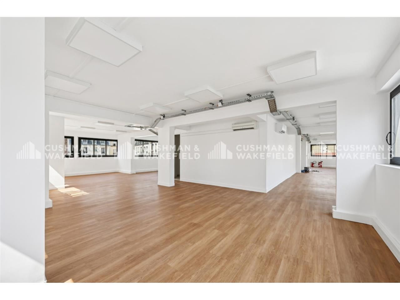 Installez vos bureaux dans un cadre lumineux et e