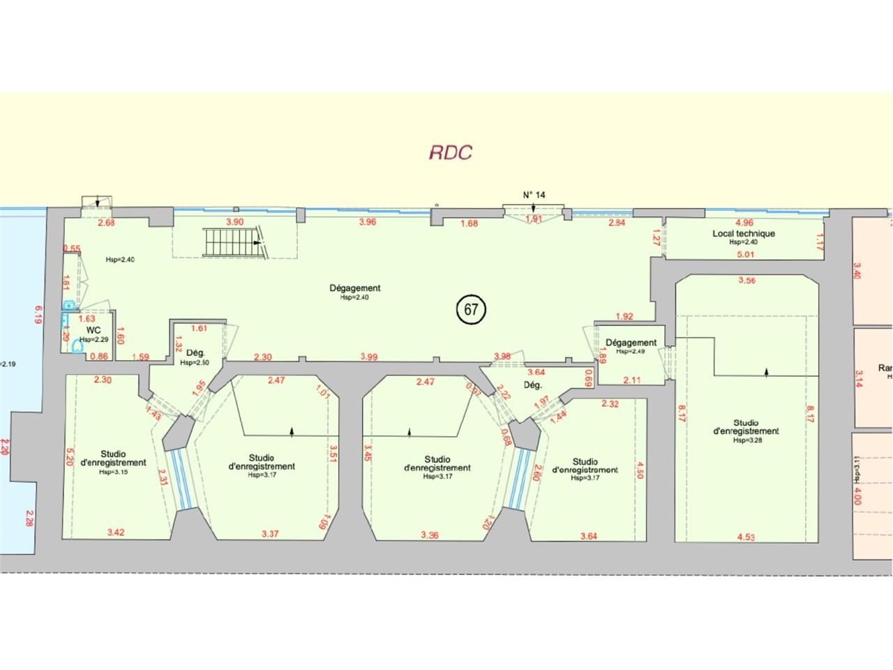 Situé à proximité immédiate de l'arrêt de métro M