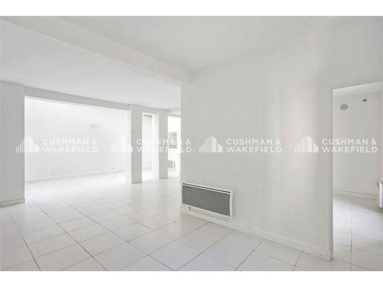 Situé à proximité immédiate de l'arrêt de métro M