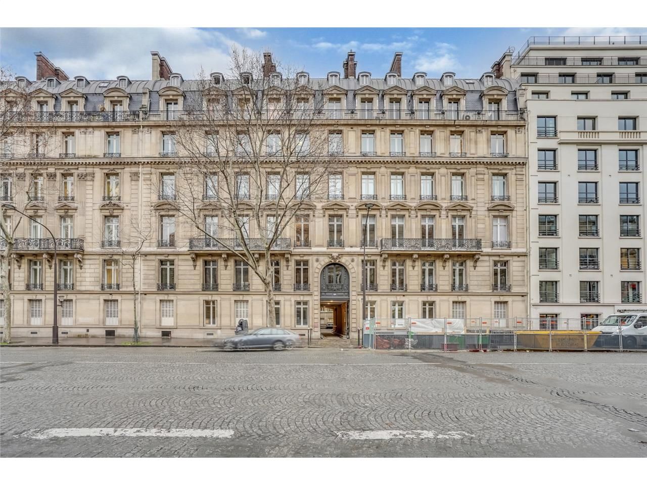 Cushman & Wakefield vous propose une surface de b