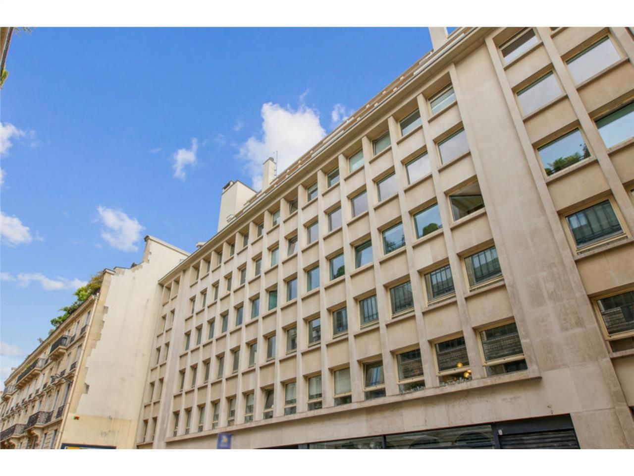 BUREAUX A LOUER   A proximité des Champs-Élysées,