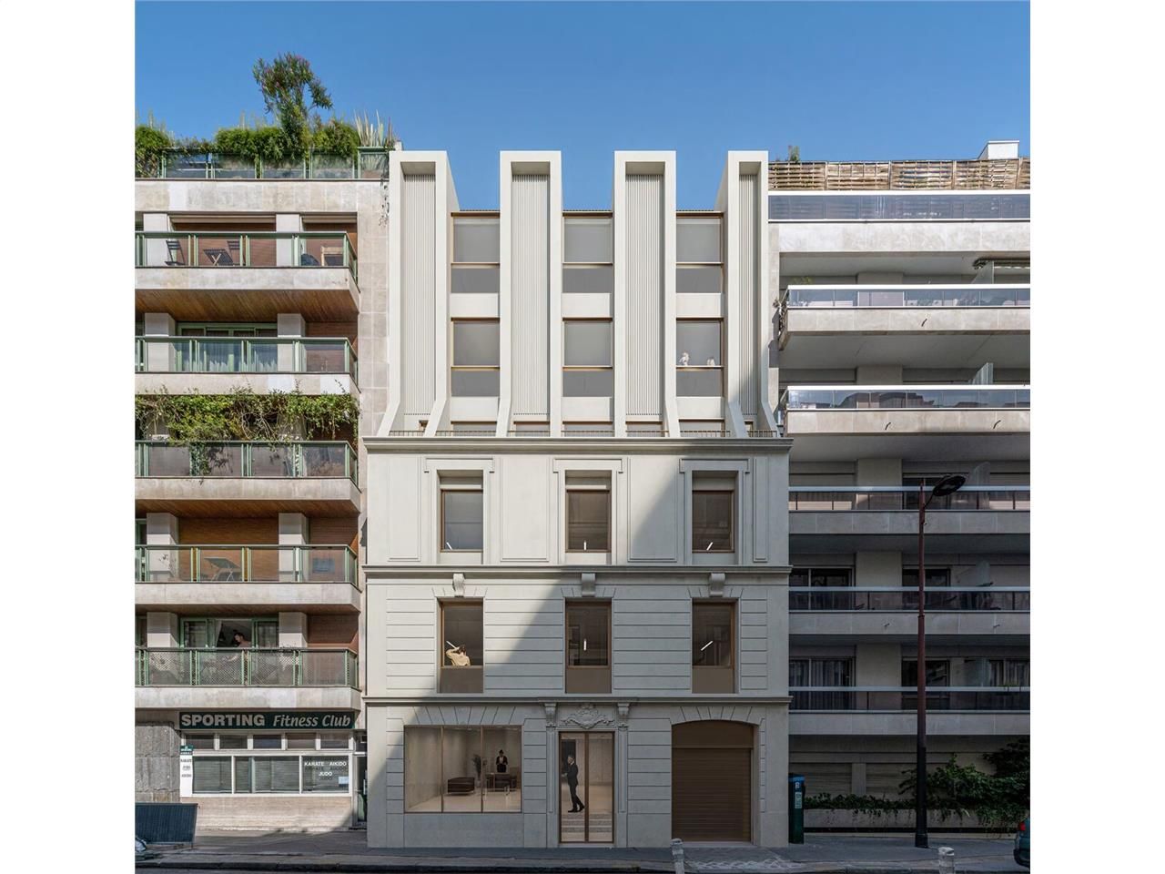 Situé au coeur du 17? arrondissement, Cushman & W