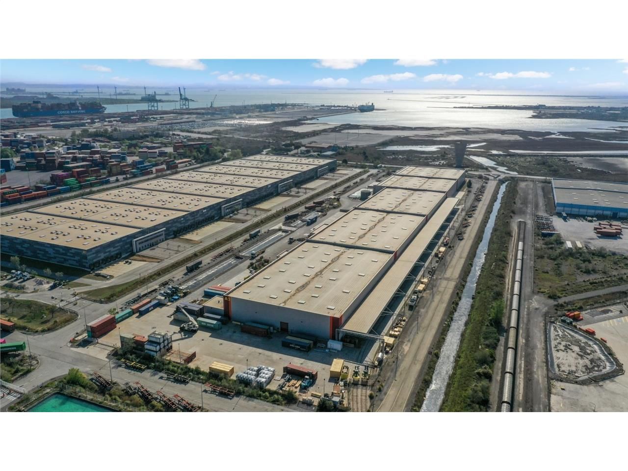 Entrepôt Logistique de Classe A à Port-Saint-Loui