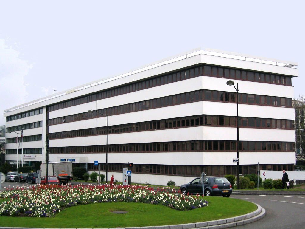 Bureaux à louer, face au centre commercial Parly 