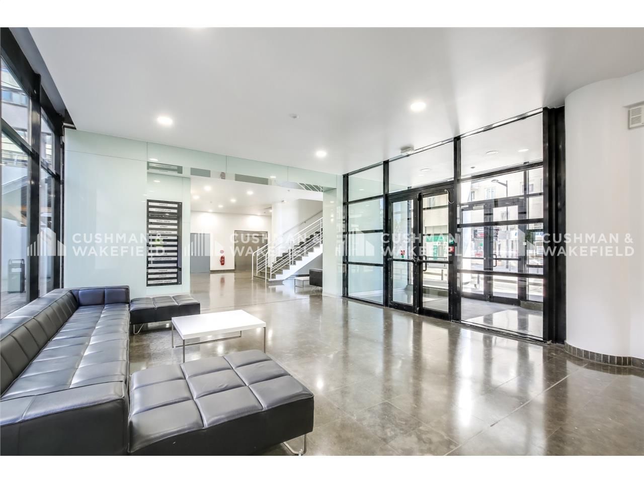 Nous vous proposons à la location un ensemble de 