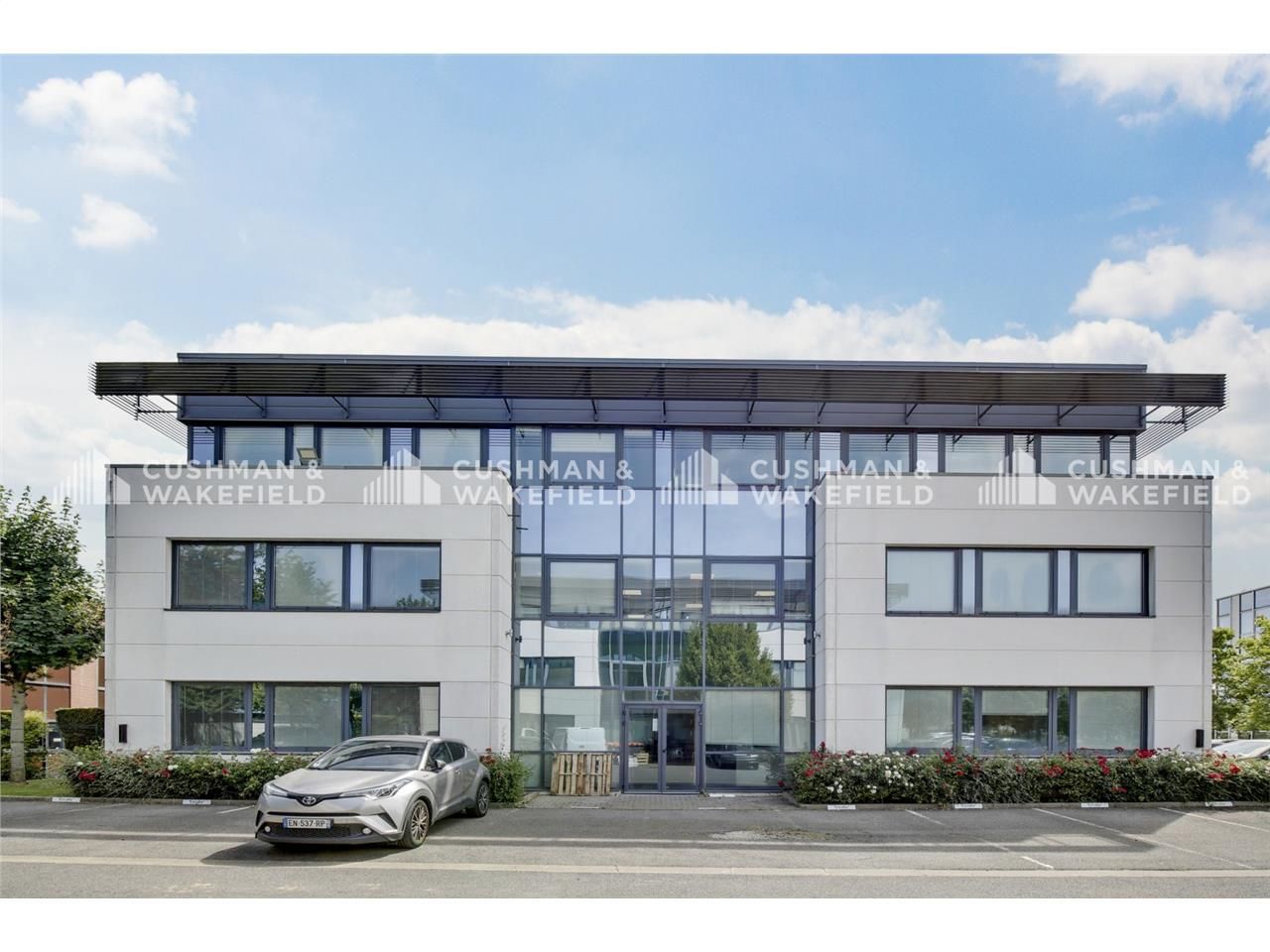 À louer, bureaux modernes de 541 m², divisibles à