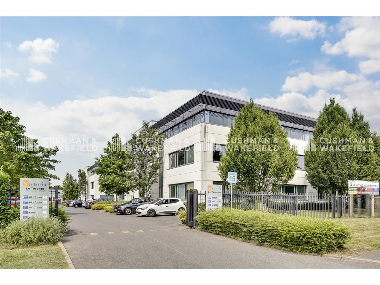 À louer, bureaux modernes de 541 m², divisibles à