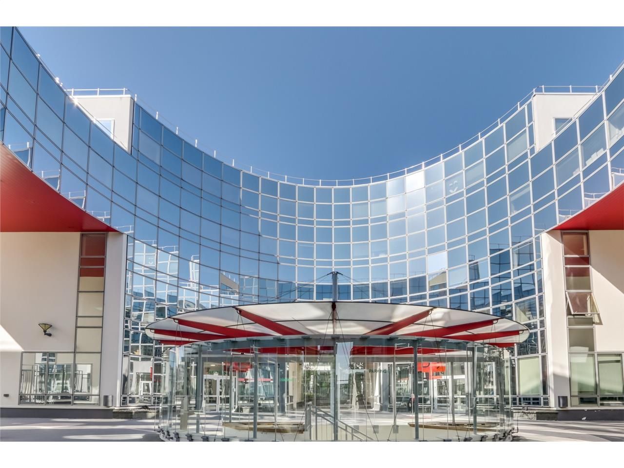 Situé au coeur de Massy (91300), au 2-12 rue du C