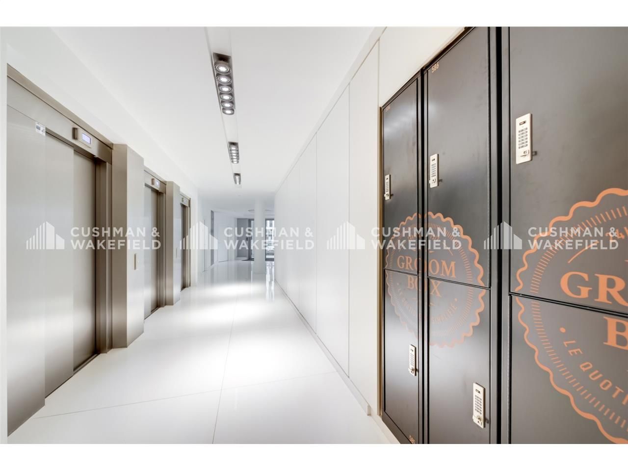 À louer - Bureaux à Massy, Quartier Atlantis  Au 