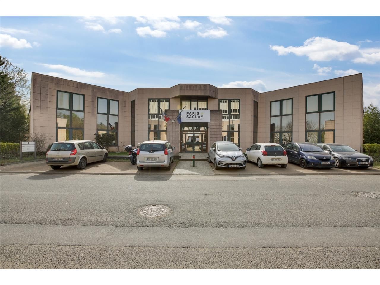 Situé au coeur de la zone d'activité dynamique d'