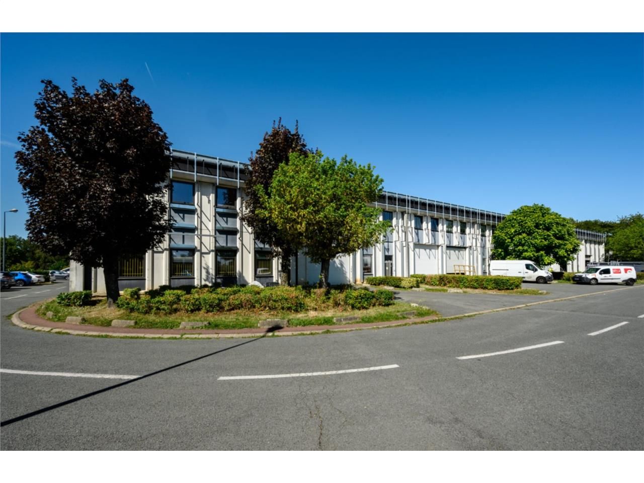 Nous vous proposons à la location des bureaux et 