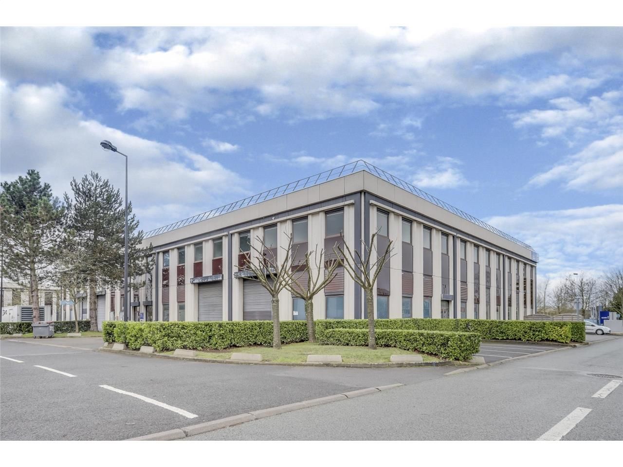 Nous vous proposons à la location plusieurs surfa