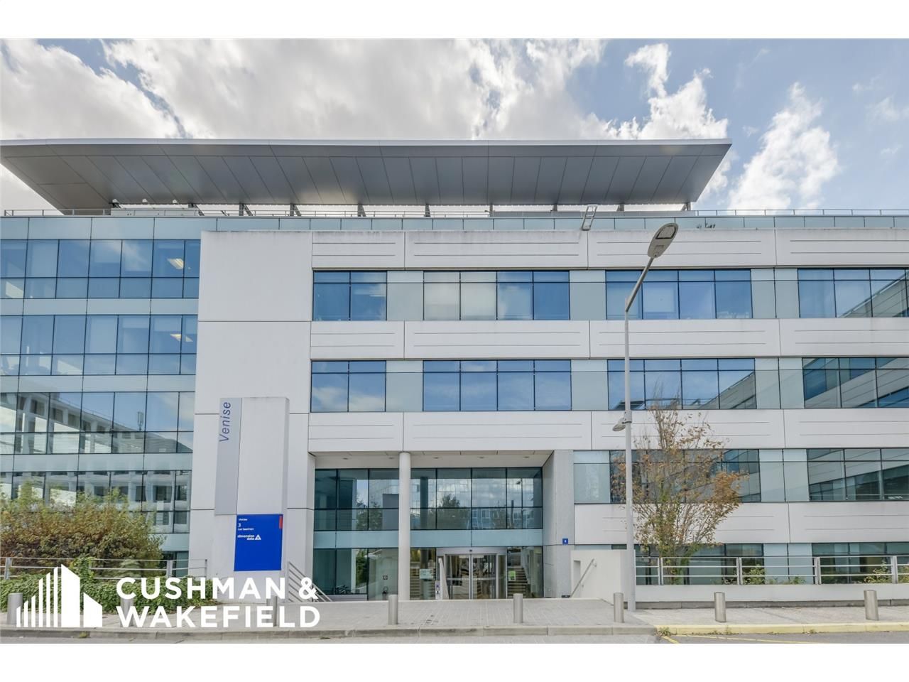 Bureaux à louer à Rungis.   Situé à seulement 7 k