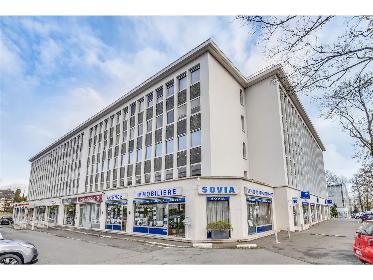 Idéalement situés au Chesnay, à proximité immédia