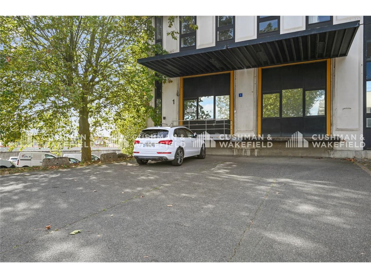 Activité à louer à Rungis.   Situé à seulement 7 