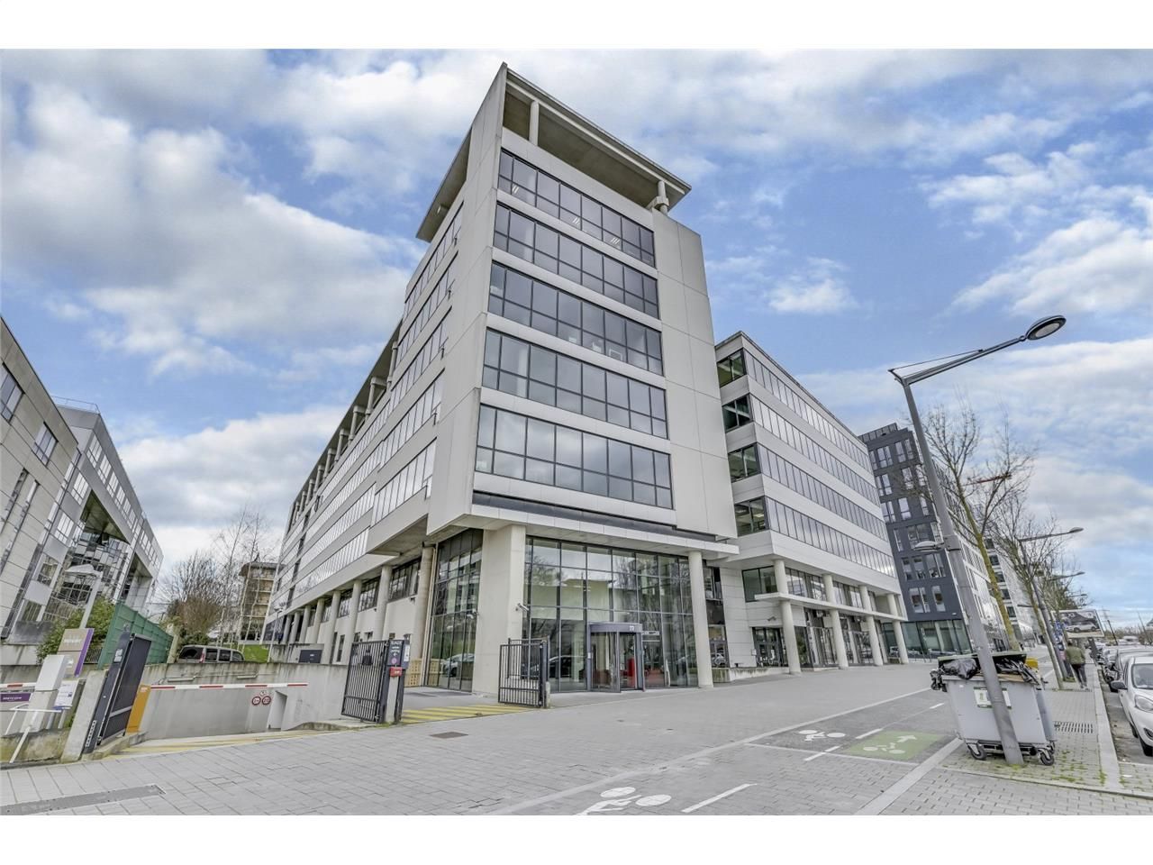 À louer - Bureaux rénovés à Massy, Quartier Atlan