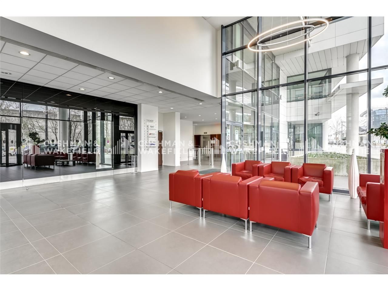 À louer - Bureaux rénovés à Massy, Quartier Atlan