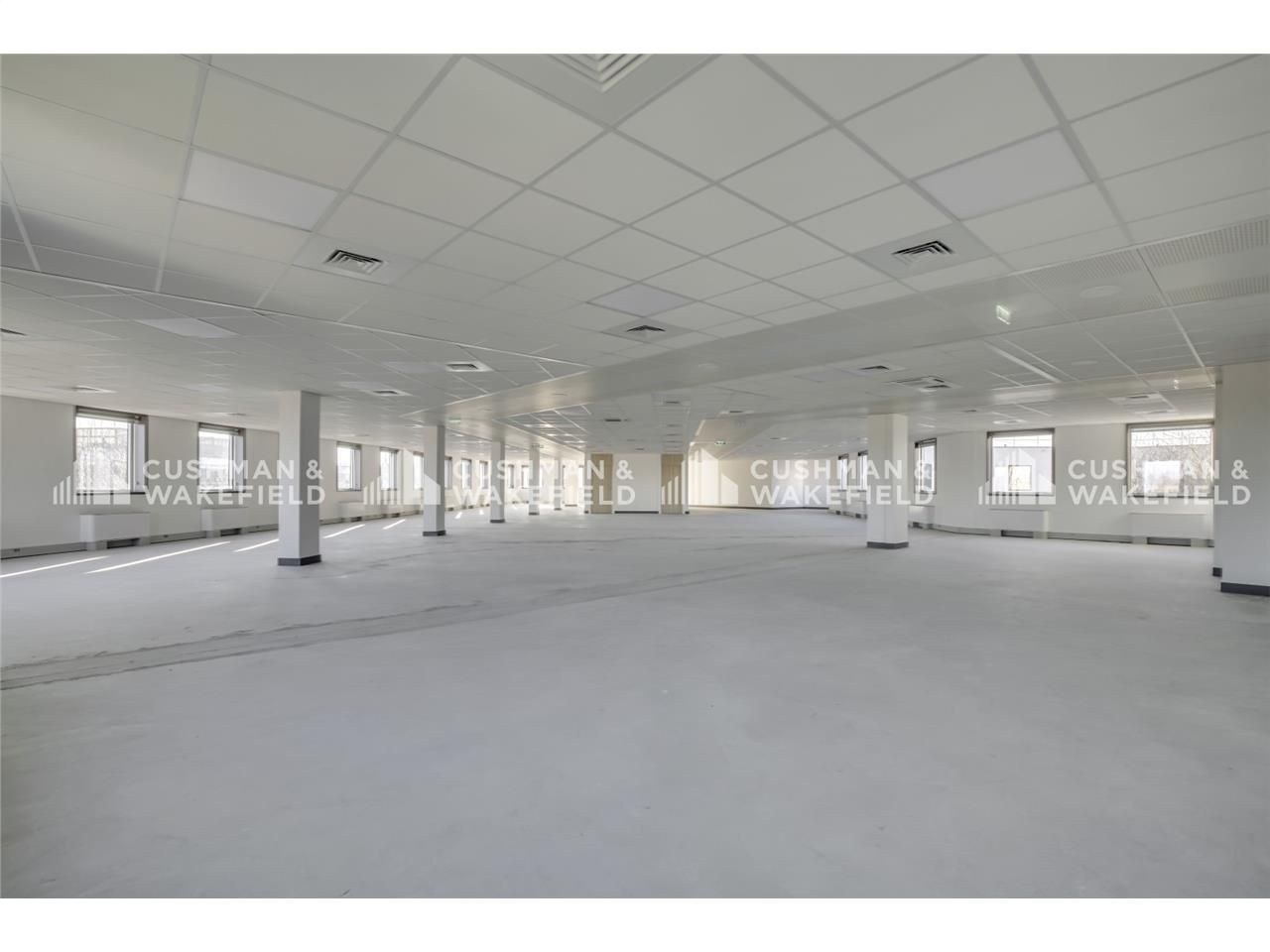 A louer, bureaux à Saint-Aubin.  Situé au coeur d