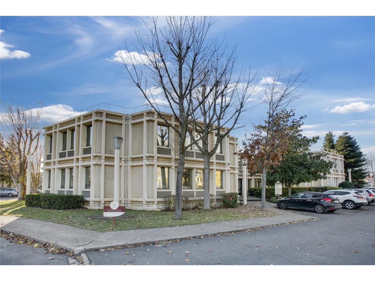 À louer, bureaux de 720 m² divisibles à partir de