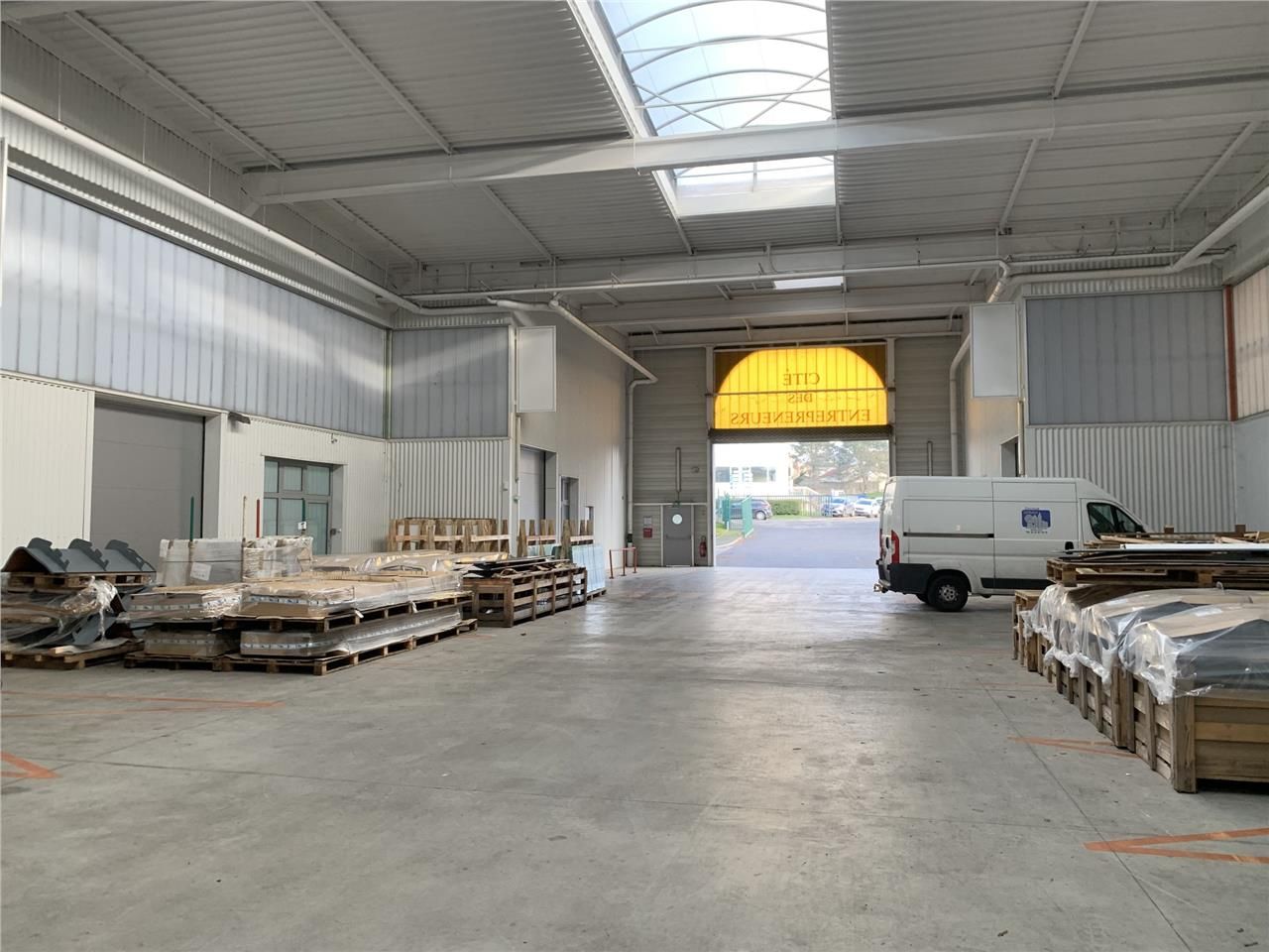 Nous vous proposons à la location des locaux d'ac