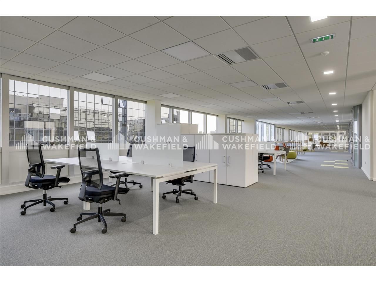 A louer, bureaux à Vélizy (78).  Au sein du pôle 