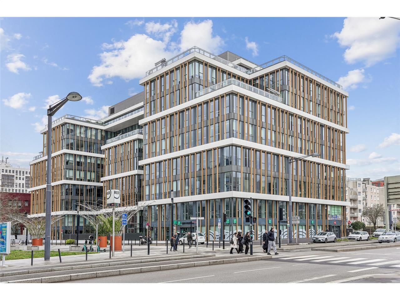 À louer, bureaux neufs à Montigny-le-Bretonneux -