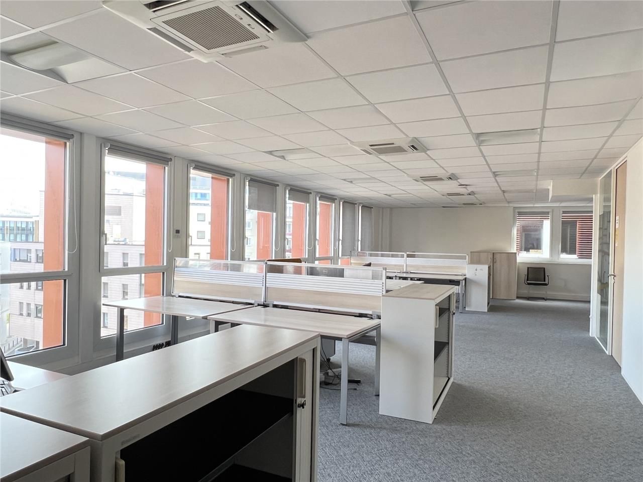 Situé Rue Gustave Eiffel à Montigny-le-Bretonneux