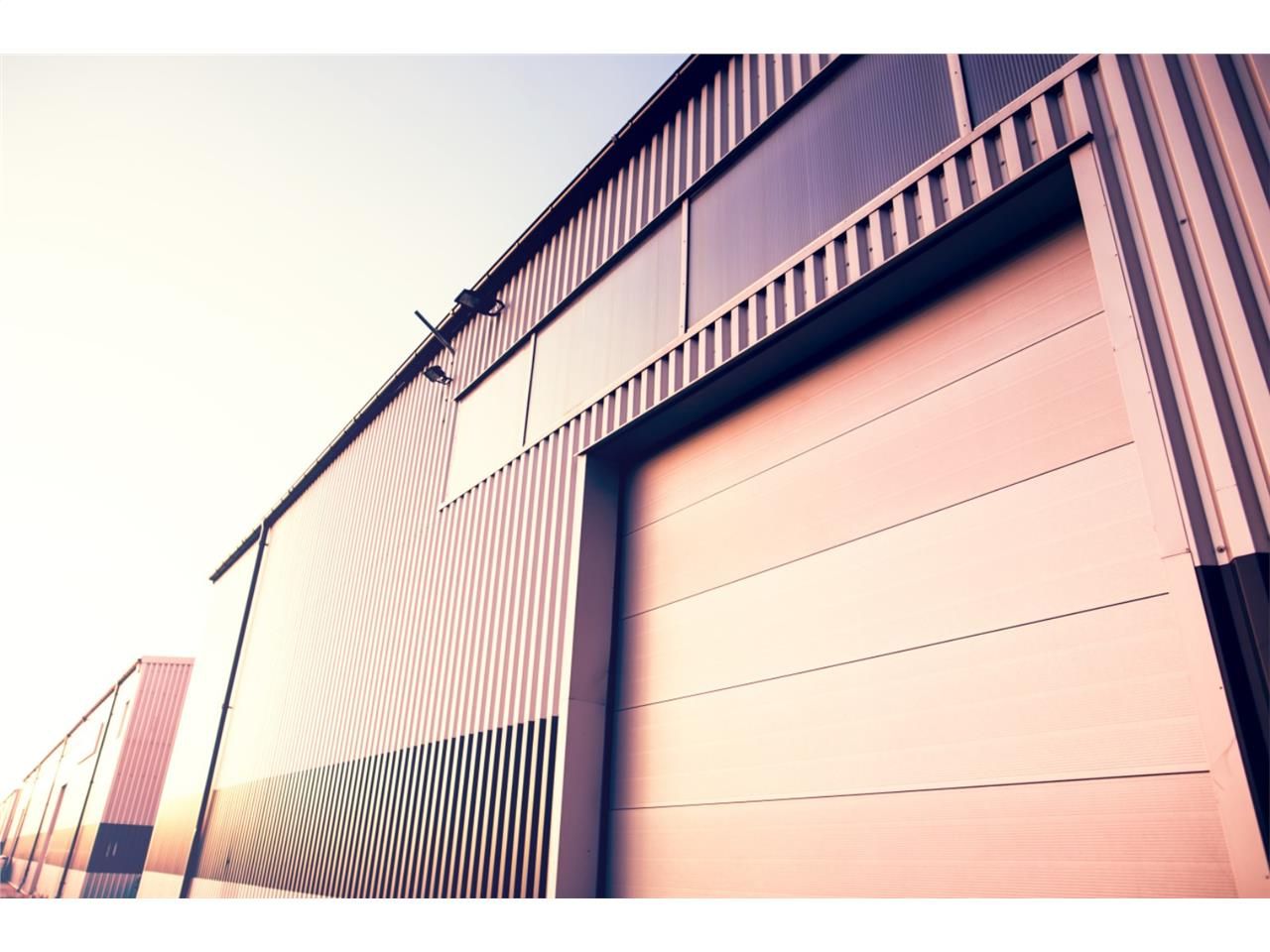 Nous vous proposons à l'achat un local d'activité