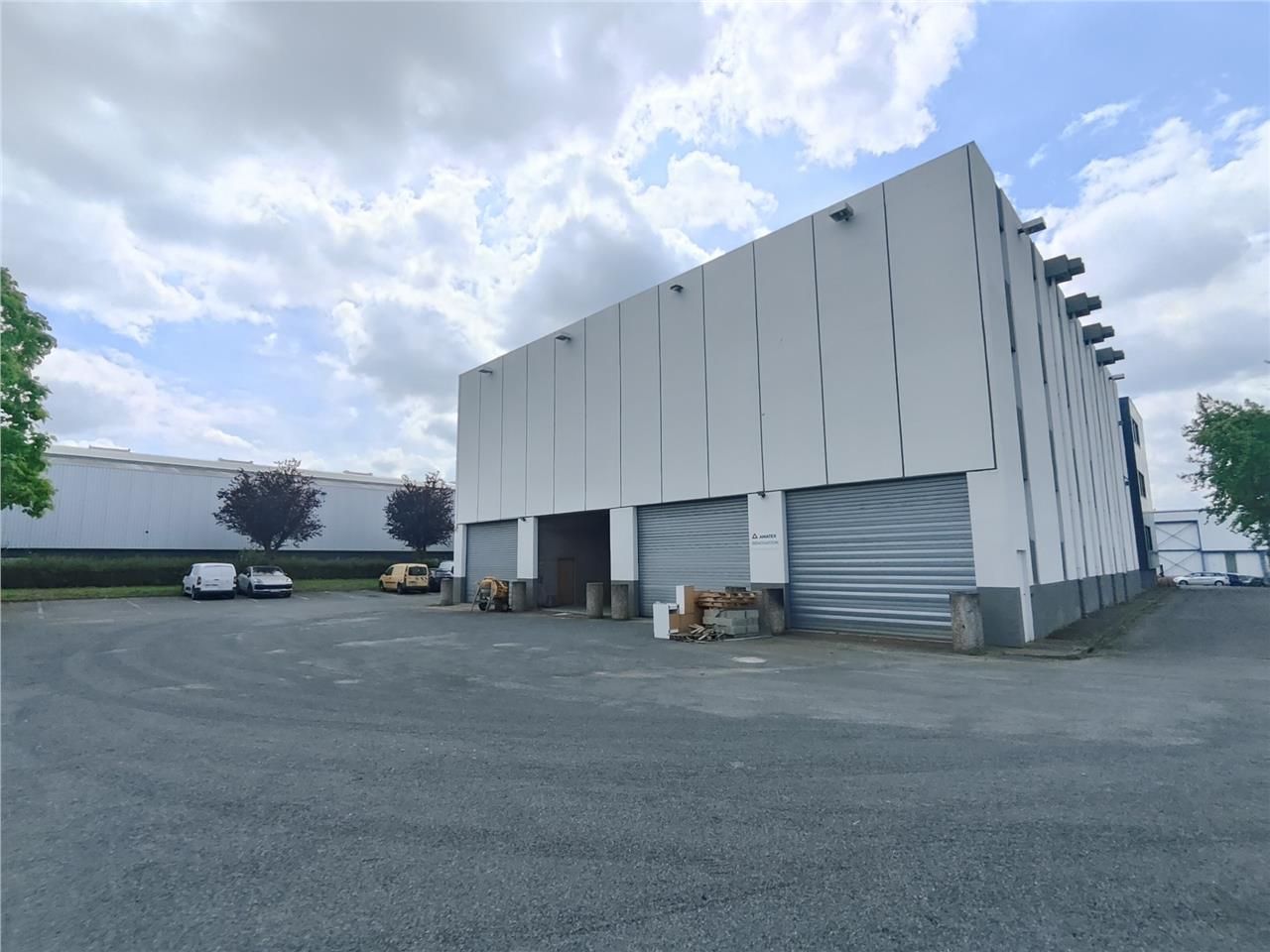 Nous vous proposons à la location deux bureaux si